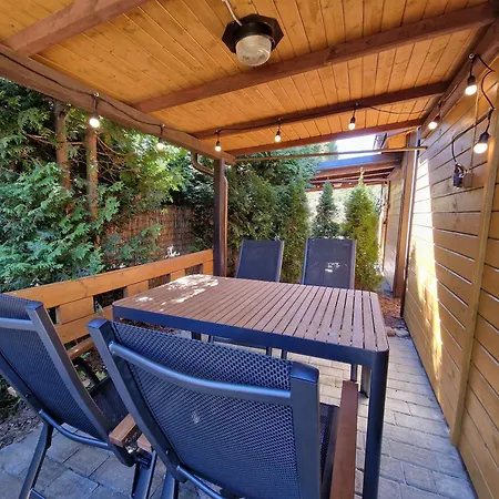 Letniskowe Liliowy Zakatek 山林小屋 *