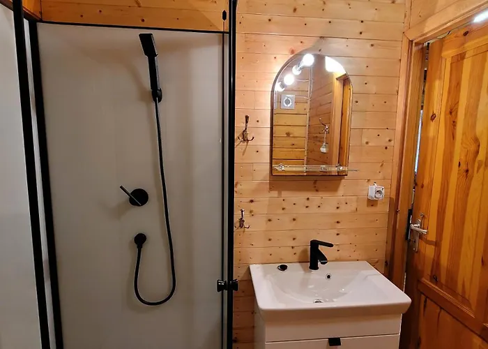 Letniskowe Liliowy Zakatek 롯지